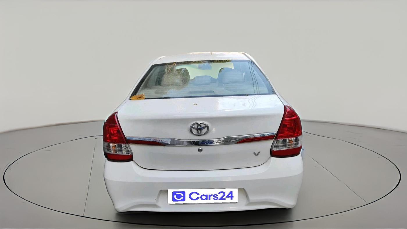 2017 Toyota Etios V PLATINUM, Petrol, Manual, 69,451 km, exterior