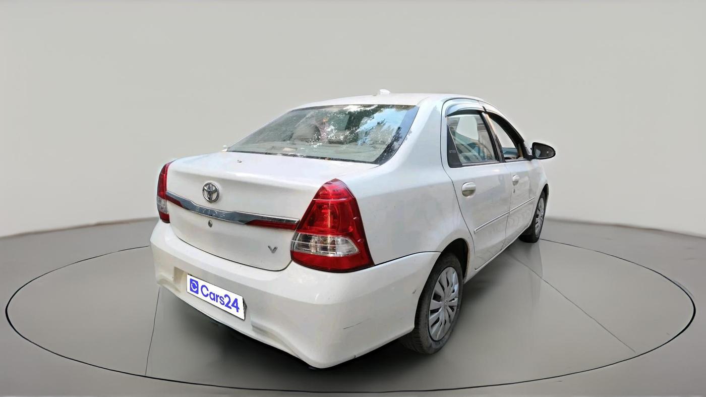 2017 Toyota Etios V PLATINUM, Petrol, Manual, 69,451 km, exterior