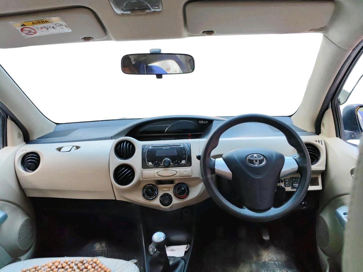 2017 Toyota Etios V PLATINUM, Petrol, Manual, 69,451 km, interior