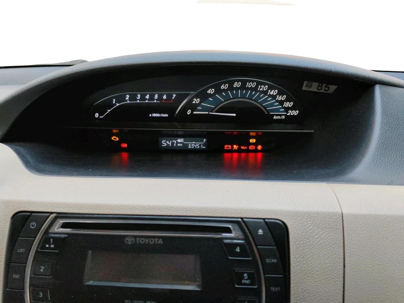 2017 Toyota Etios V PLATINUM, Petrol, Manual, 69,451 km, interior