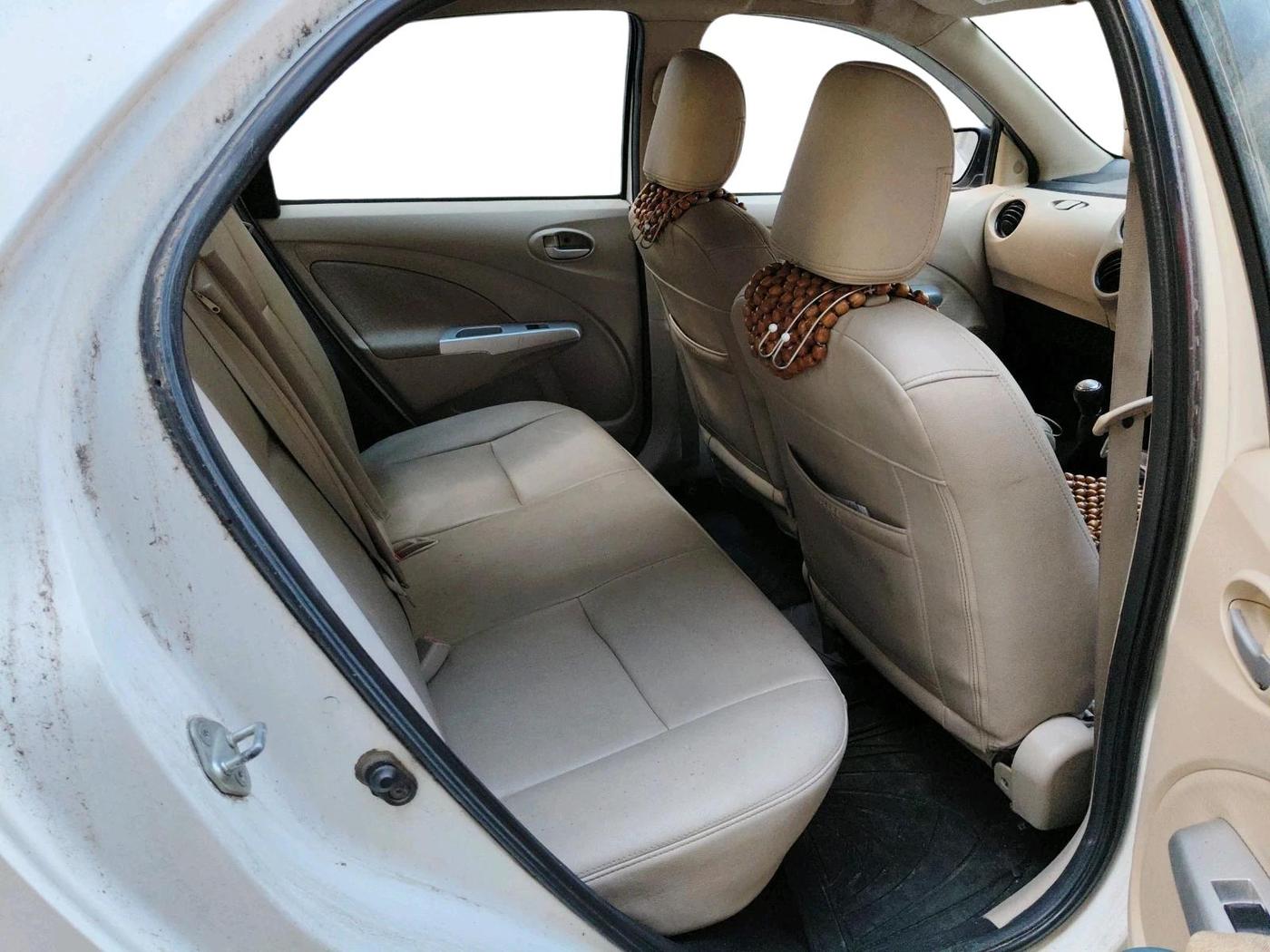 2017 Toyota Etios V PLATINUM, Petrol, Manual, 69,451 km, interior