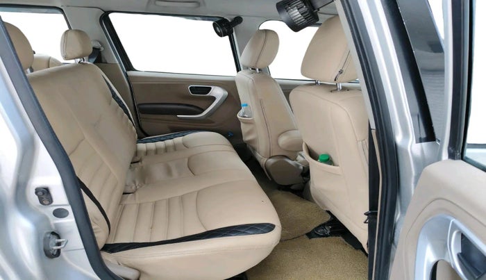 2016 Mahindra TUV300 T8, Diesel, Manual, 87,723 km, interior