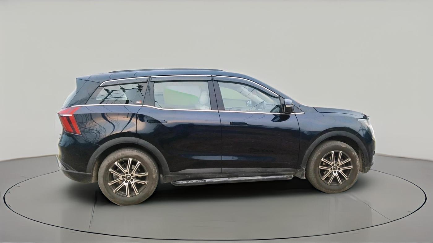 2023 Mahindra XUV700 AX 7 LUXURY P AT 7 STR, Petrol, Automatic, 48,842 km, exterior