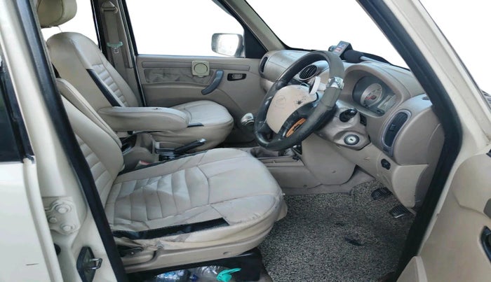 2014 Mahindra Scorpio VLX 2WD BS-III, Diesel, Manual, 1,31,726 km, interior