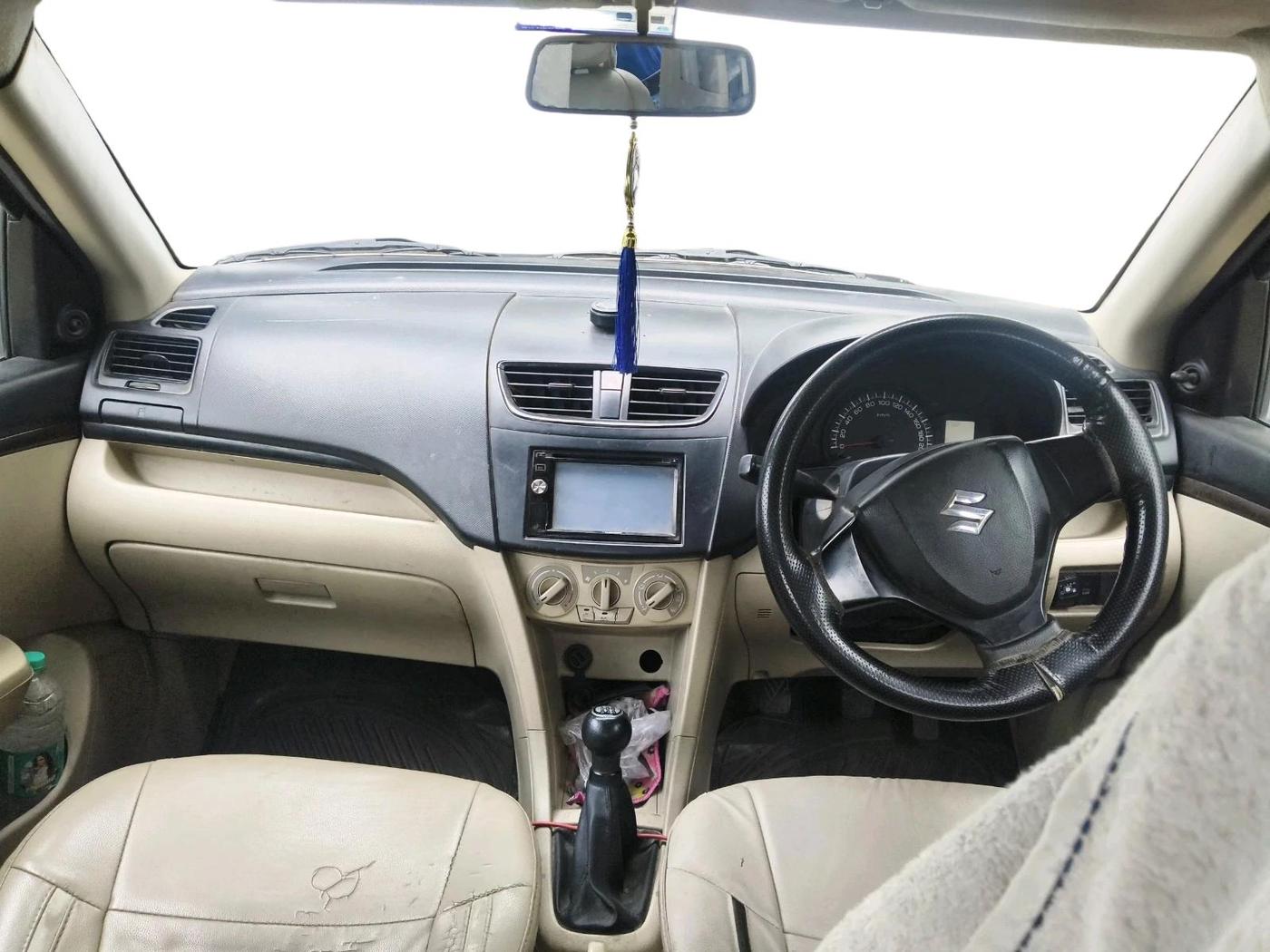 2016 Maruti Swift Dzire LXI, CNG, Manual, 1,43,647 km, interior