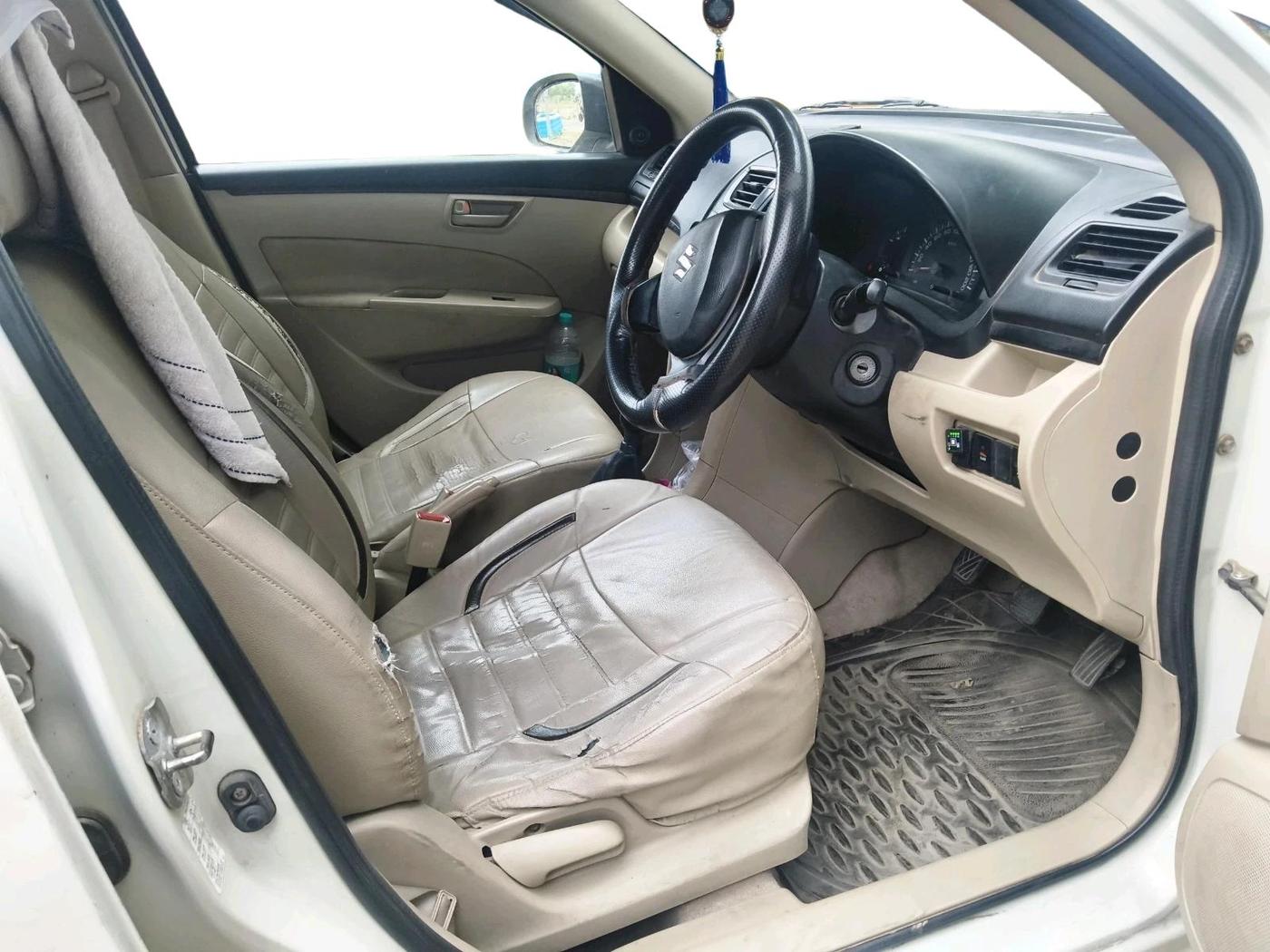 2016 Maruti Swift Dzire LXI, CNG, Manual, 1,43,647 km, interior