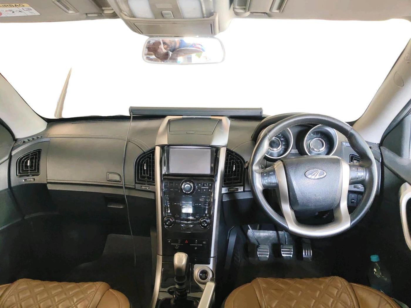 2019 Mahindra XUV500 W11, Diesel, Manual, 65,729 km, interior