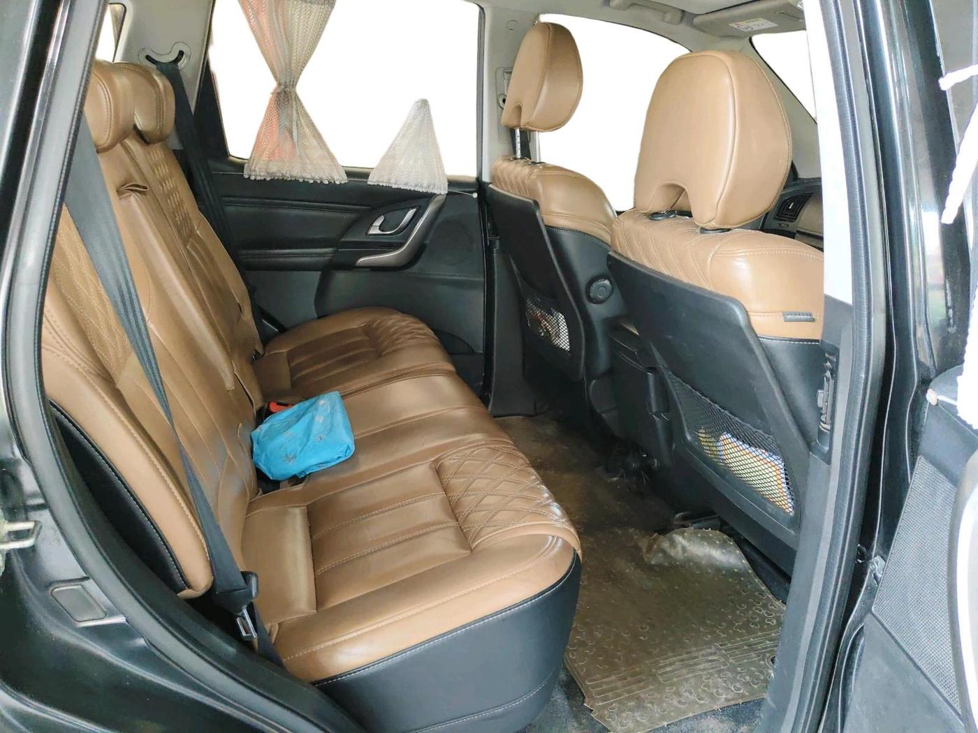 2019 Mahindra XUV500 W11, Diesel, Manual, 65,729 km, interior