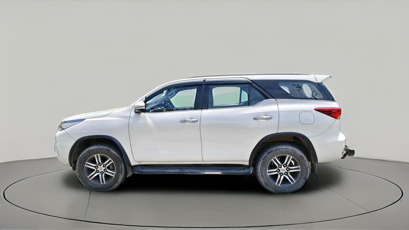 2017 Toyota Fortuner 2.8 4X2 AT, Diesel, Automatic, 95,361 km, exterior