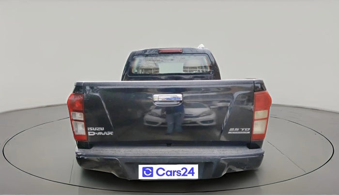2017 ISUZU D-Max V Cross 4*4 MT, Diesel, Manual, 1,18,260 km, exterior