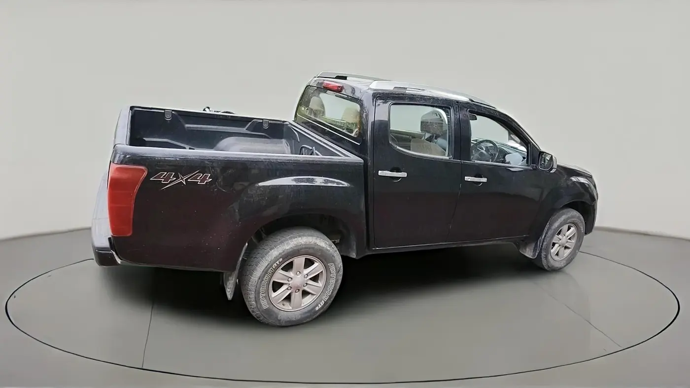 2017 ISUZU D-Max V Cross 4*4 MT, Diesel, Manual, 1,18,500 km, exterior