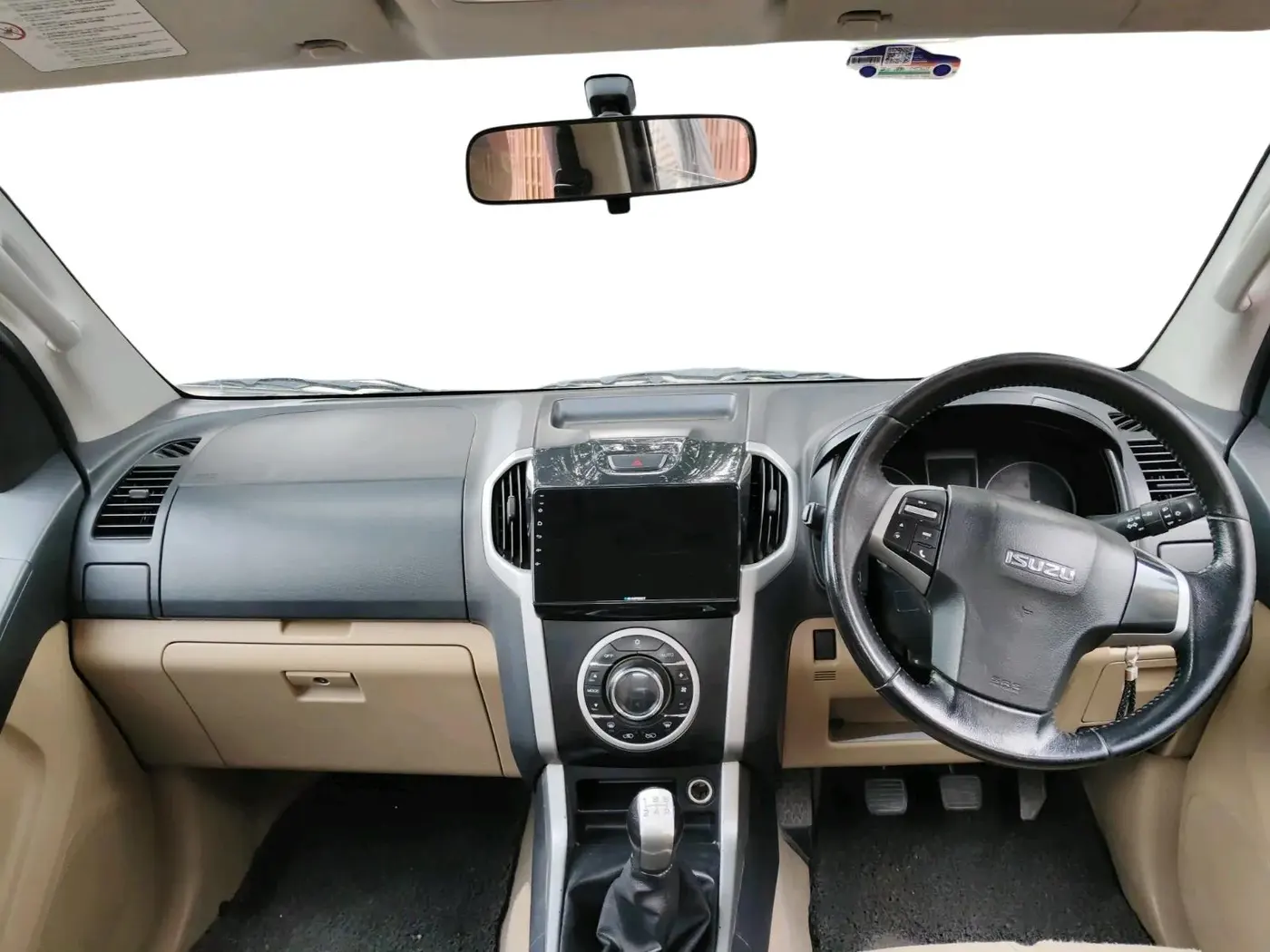 2017 ISUZU D-Max V Cross 4*4 MT, Diesel, Manual, 1,18,500 km, interior