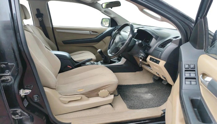 2017 ISUZU D-Max V Cross 4*4 MT, Diesel, Manual, 1,18,260 km, interior