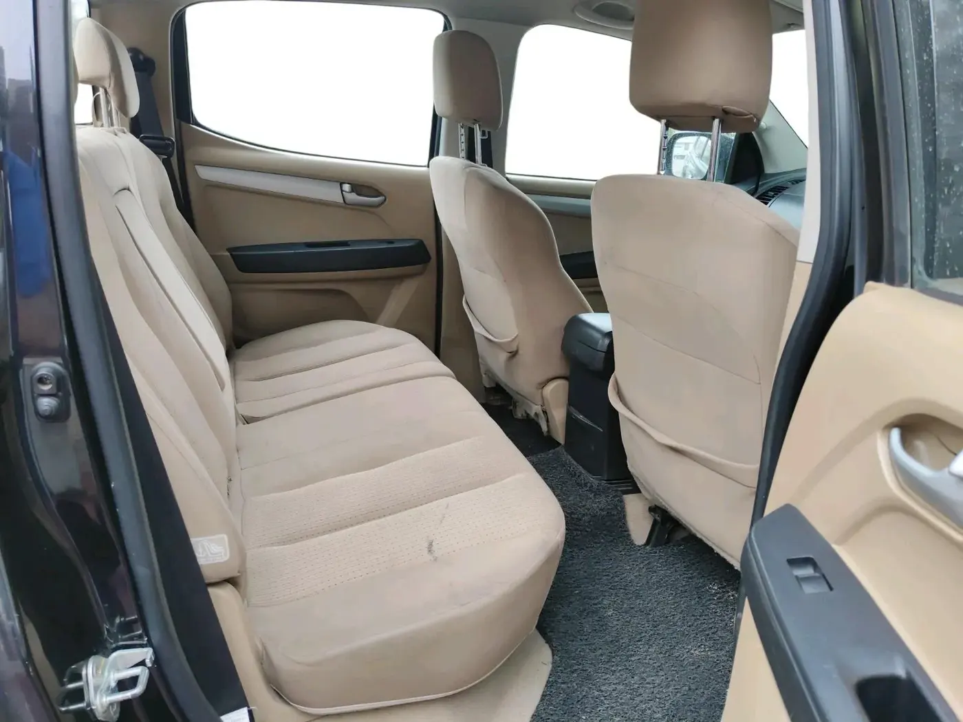 2017 ISUZU D-Max V Cross 4*4 MT, Diesel, Manual, 1,18,500 km, interior