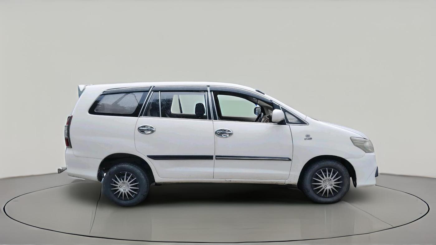 2013 Toyota Innova 2.5 G 7 STR, Diesel, Manual, 2,74,625 km, exterior