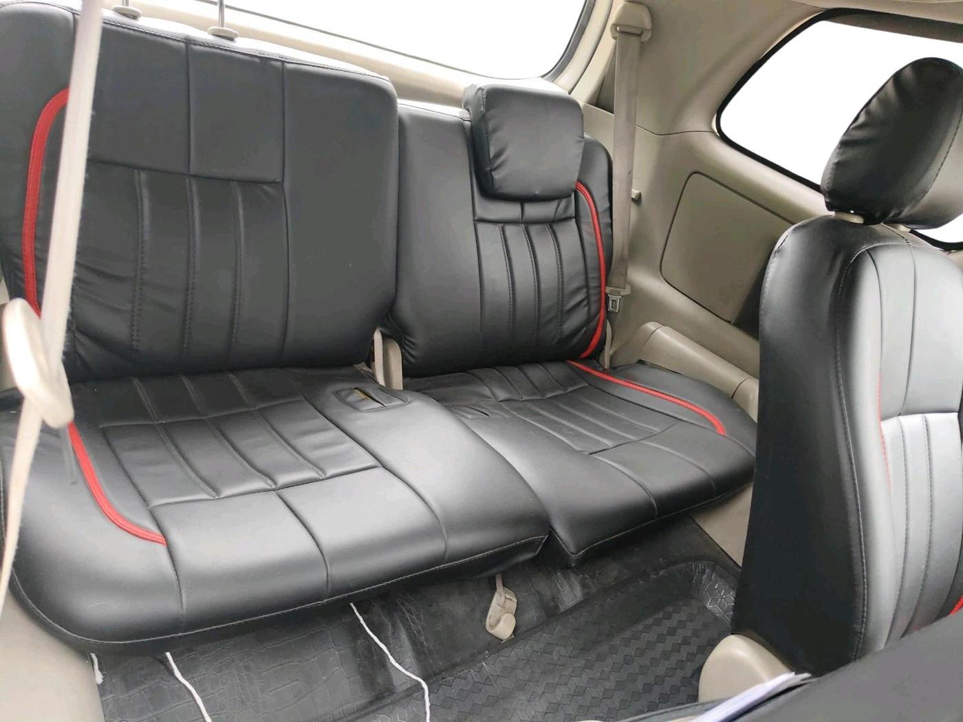 2013 Toyota Innova 2.5 G 7 STR, Diesel, Manual, 2,74,625 km, interior