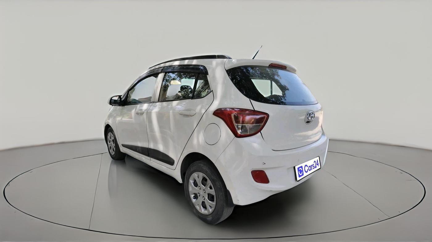 2016 Hyundai Grand i10 SPORTZ 1.2 KAPPA VTVT, Petrol, Manual, 1,80,683 km, exterior
