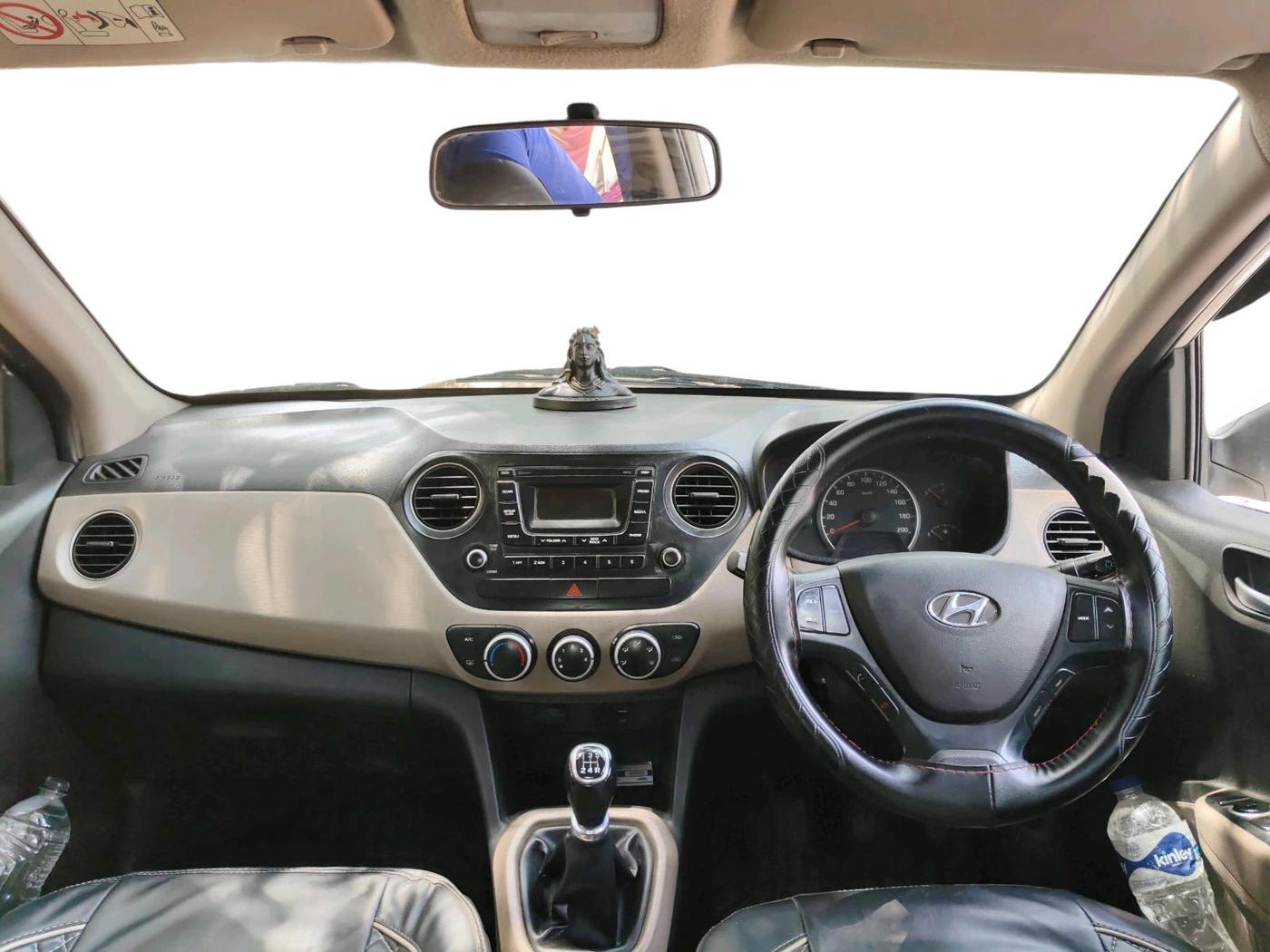 2016 Hyundai Grand i10 SPORTZ 1.2 KAPPA VTVT, Petrol, Manual, 1,80,683 km, interior