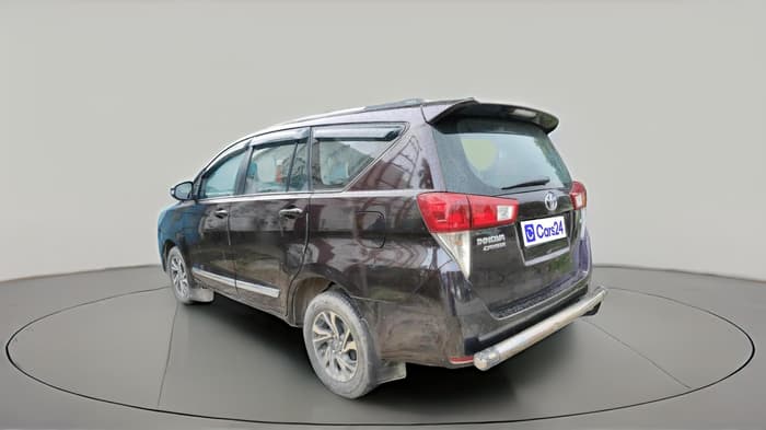 2022 Toyota Innova Crysta 2.7 GX 7 STR MT, Petrol, Manual, 55,392 km, exterior