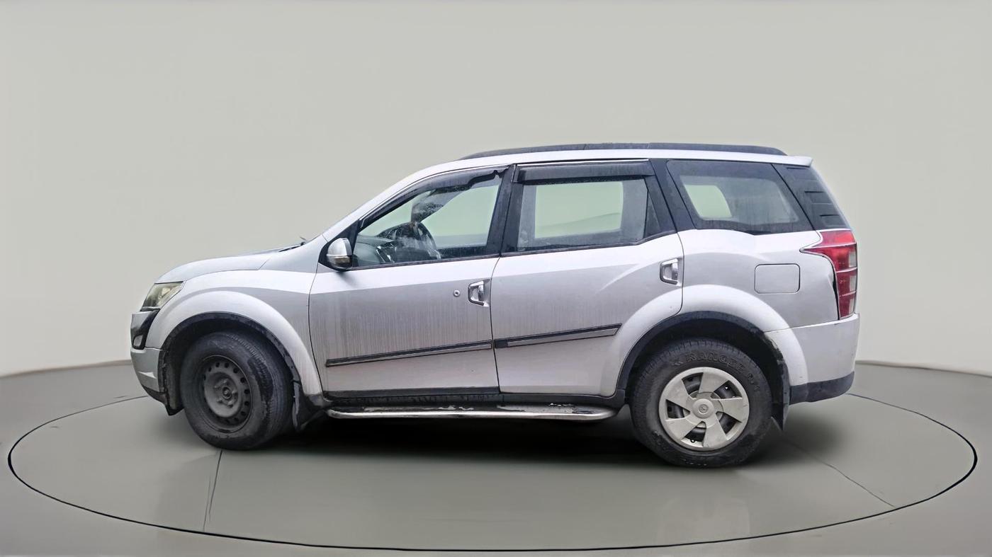2015 Mahindra XUV500 W6, Diesel, Manual, 1,81,389 km, exterior