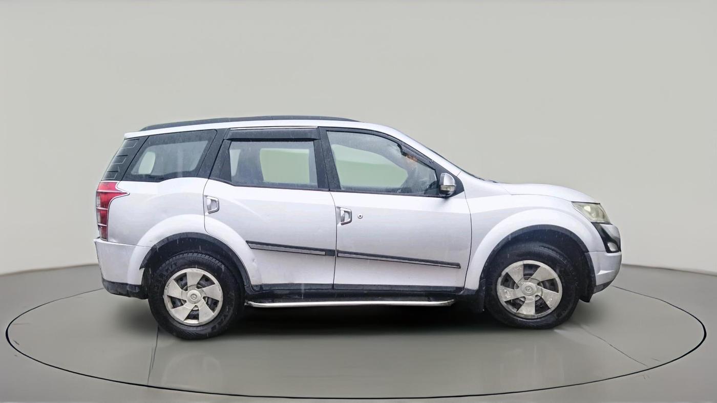 2015 Mahindra XUV500 W6, Diesel, Manual, 1,81,389 km, exterior