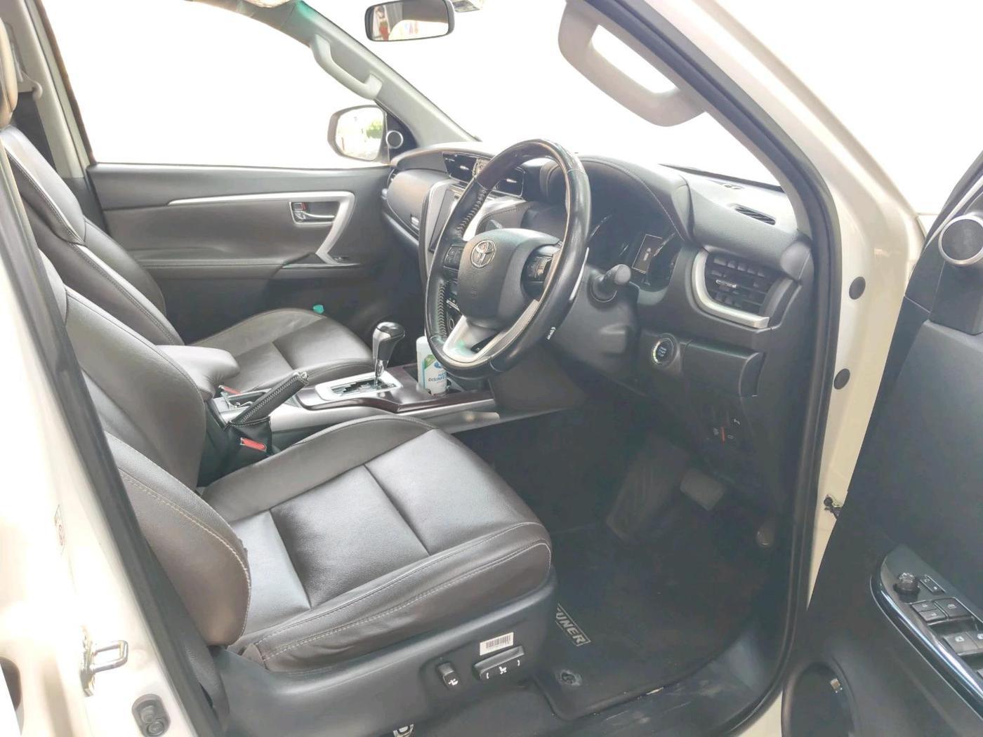 2017 Toyota Fortuner 2.8 4X2 AT, Diesel, Automatic, 42,997 km, interior