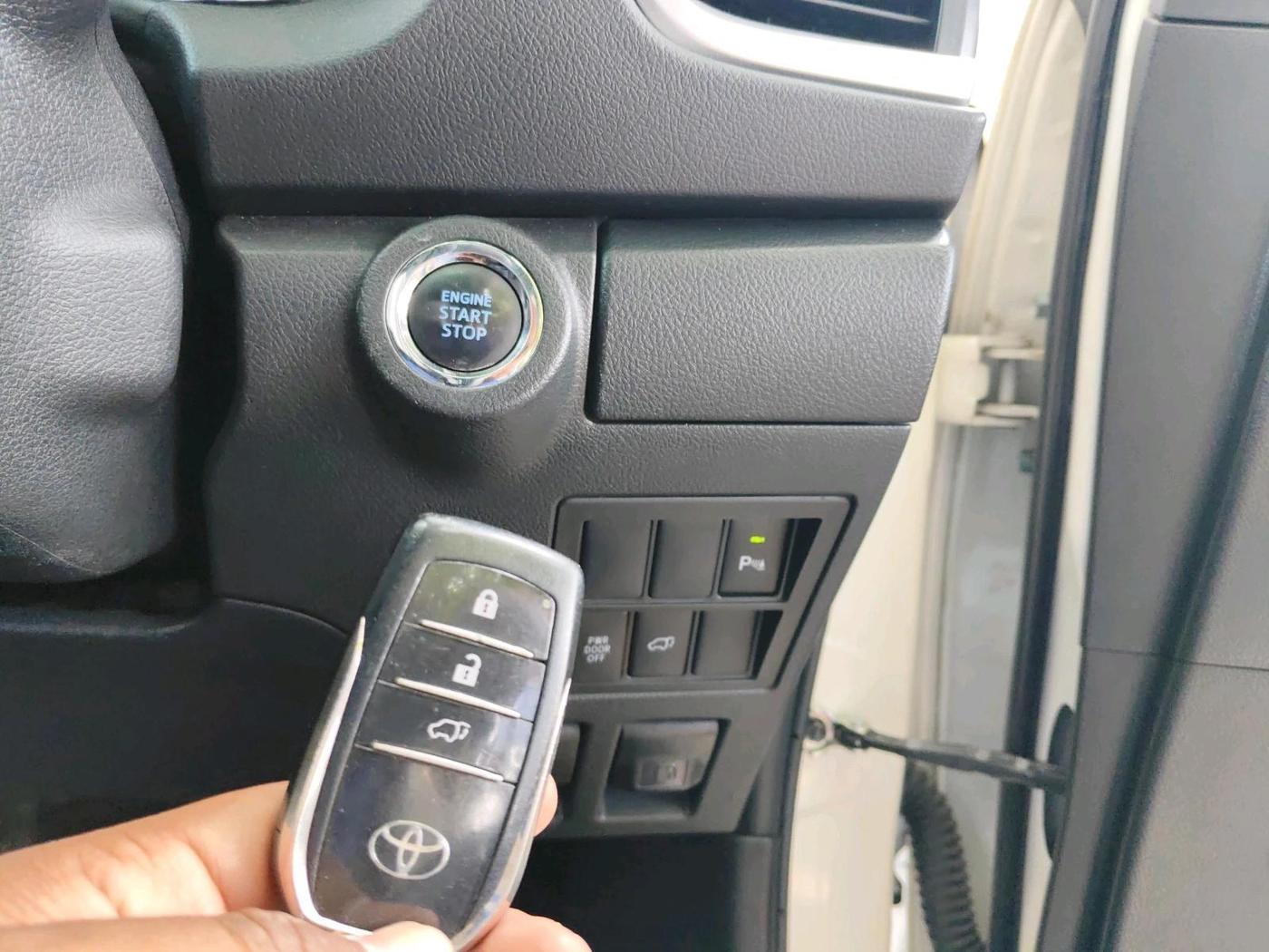 2017 Toyota Fortuner 2.8 4X2 AT, Diesel, Automatic, 42,997 km, interior
