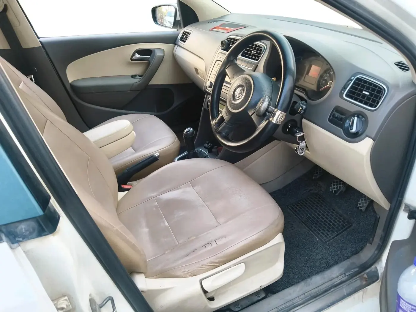 2011 Volkswagen Vento HIGHLINE DIESEL 1.6, Diesel, Manual, 89,384 km, interior
