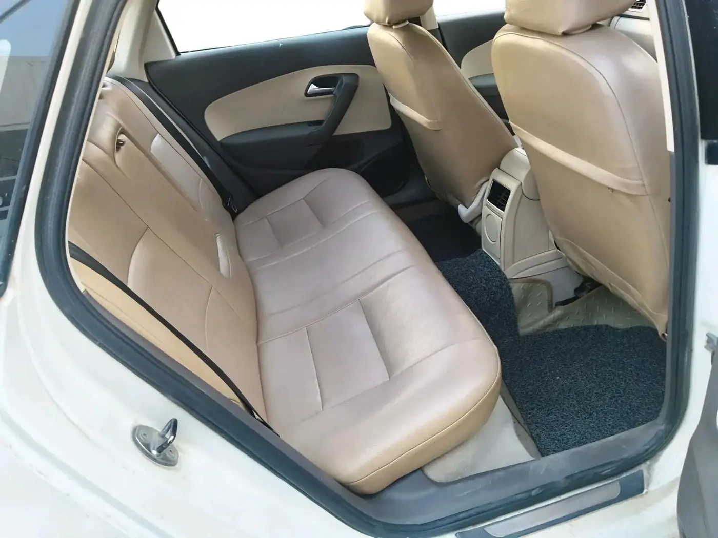 2011 Volkswagen Vento HIGHLINE DIESEL 1.6, Diesel, Manual, 89,384 km, interior