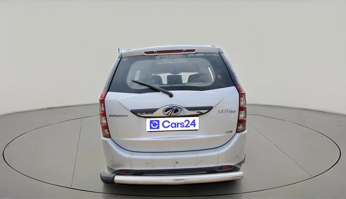 2016 Mahindra XUV500 W8, Diesel, Manual, 83,632 km, exterior