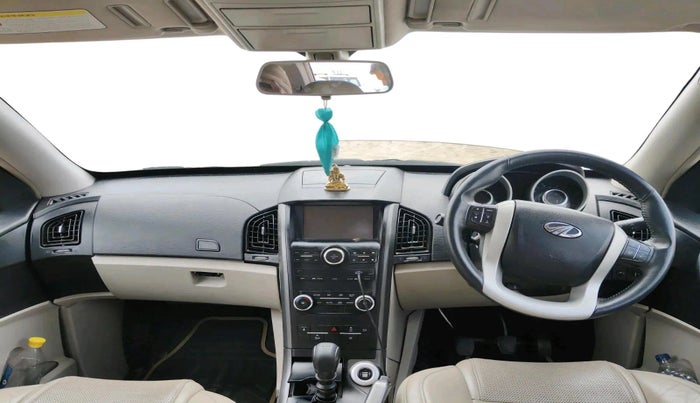 2016 Mahindra XUV500 W8, Diesel, Manual, 83,632 km, interior