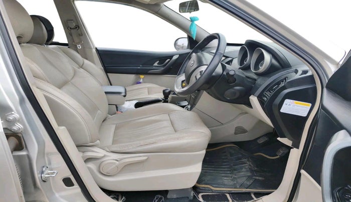 2016 Mahindra XUV500 W8, Diesel, Manual, 83,632 km, interior