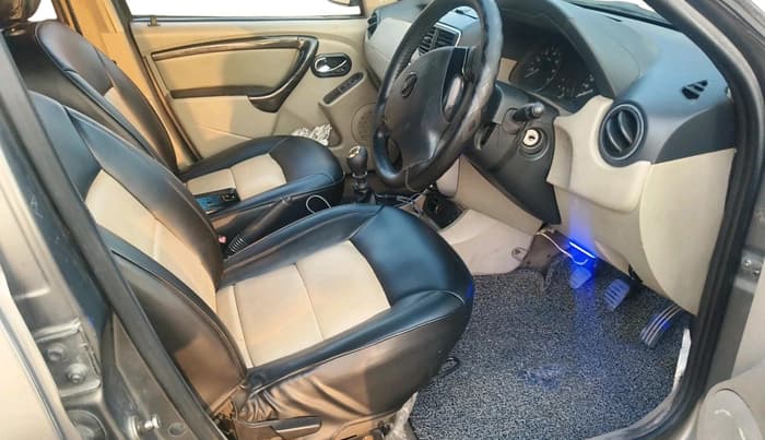 2013 Nissan Terrano XV D THP 110 PS, Diesel, Manual, 1,40,751 km, interior