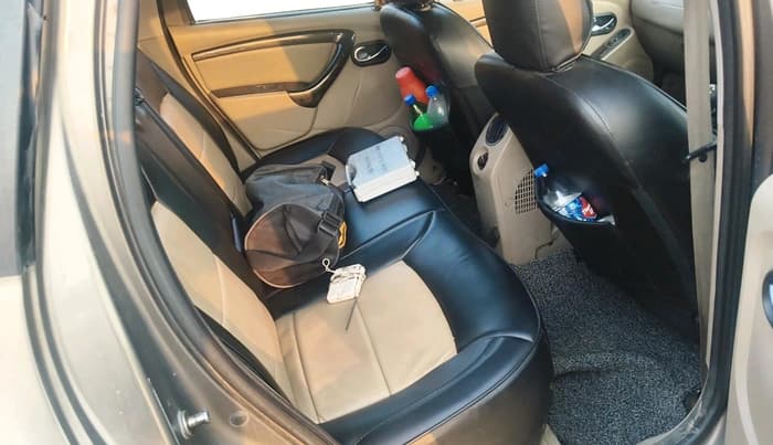 2013 Nissan Terrano XV D THP 110 PS, Diesel, Manual, 1,40,751 km, interior