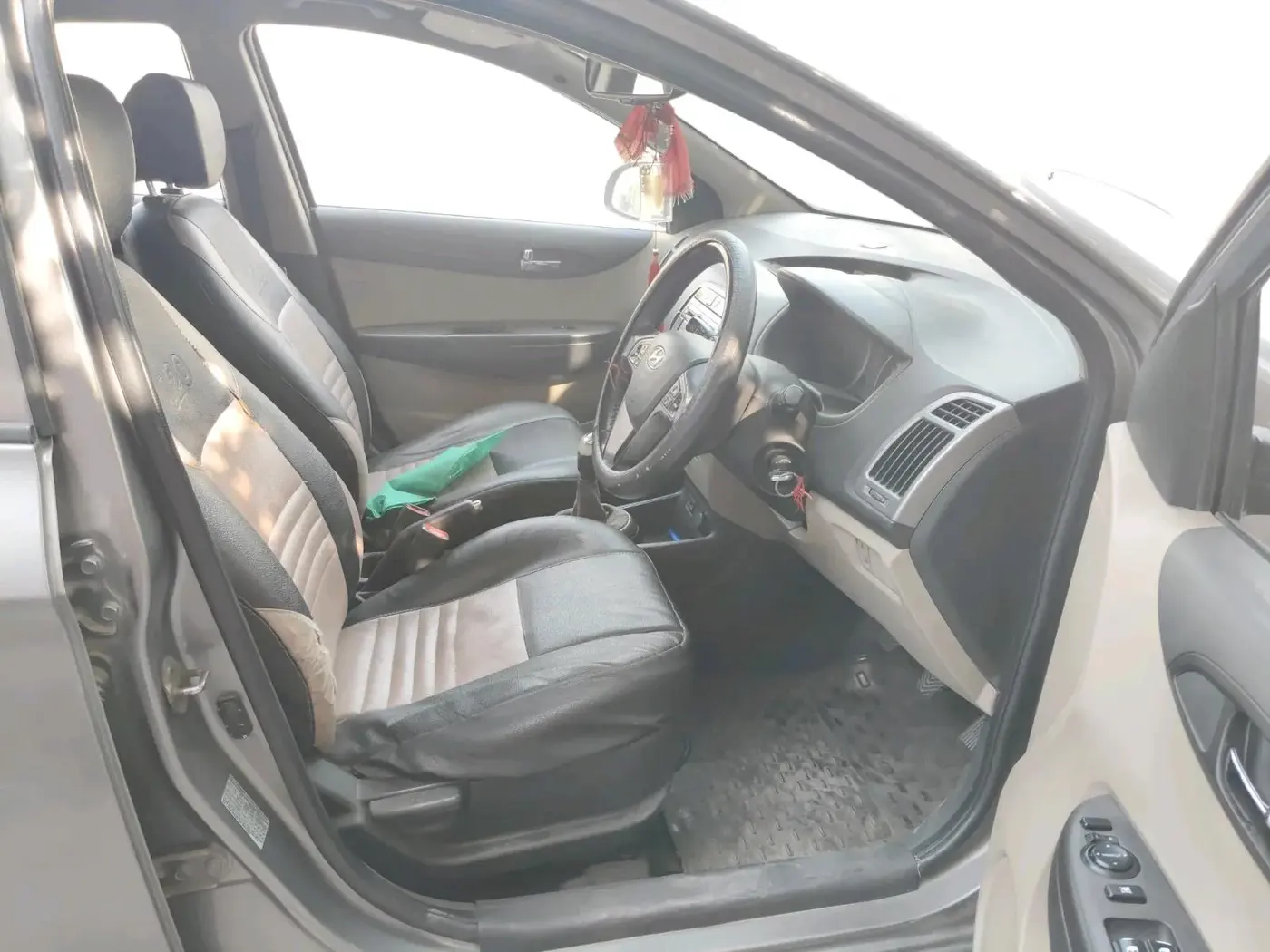 2012 Hyundai i20 SPORTZ 1.4 CRDI, Diesel, Manual, 88,776 km, interior