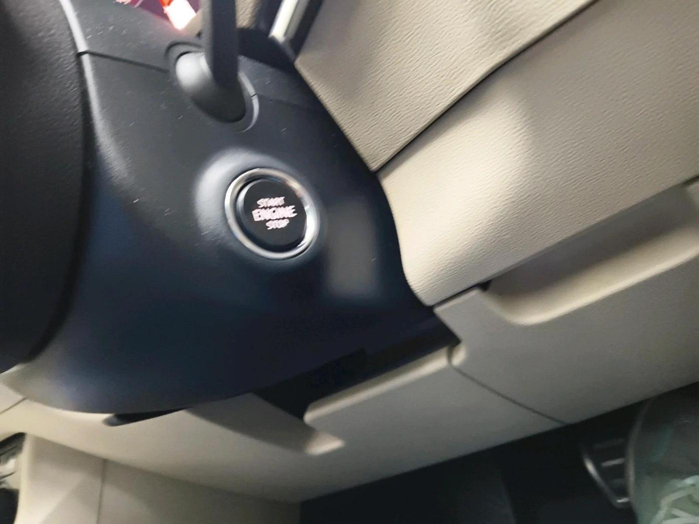 2020 Skoda Karoq STYLE 1.5 TSI AT, Petrol, Automatic, 1,05,587 km, interior