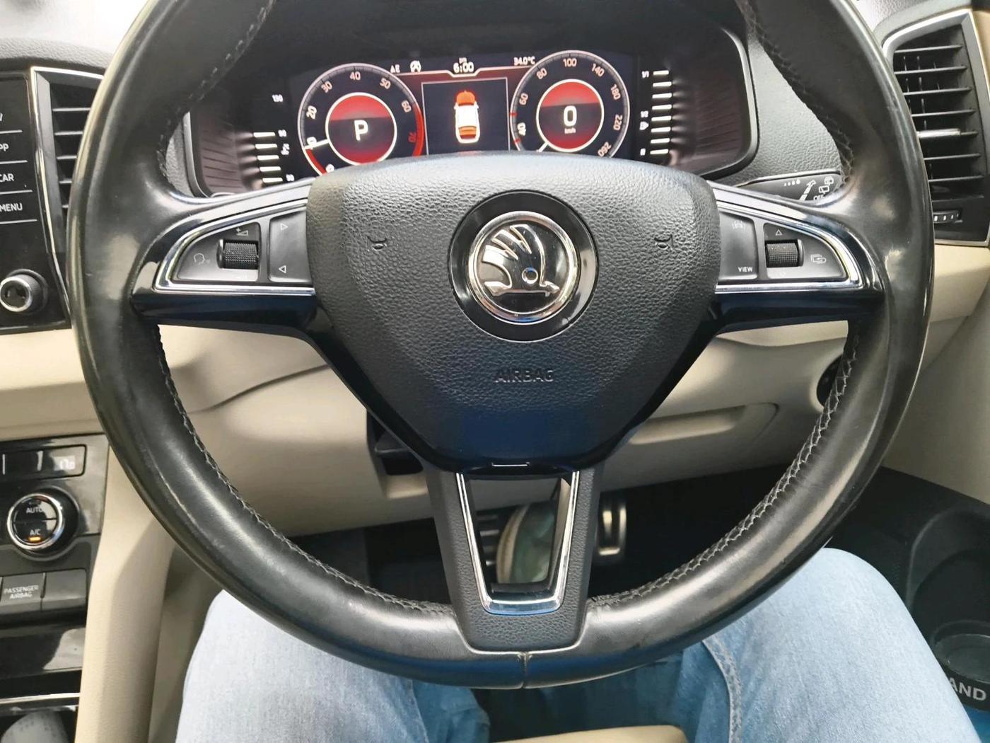 2020 Skoda Karoq STYLE 1.5 TSI AT, Petrol, Automatic, 1,05,587 km, interior