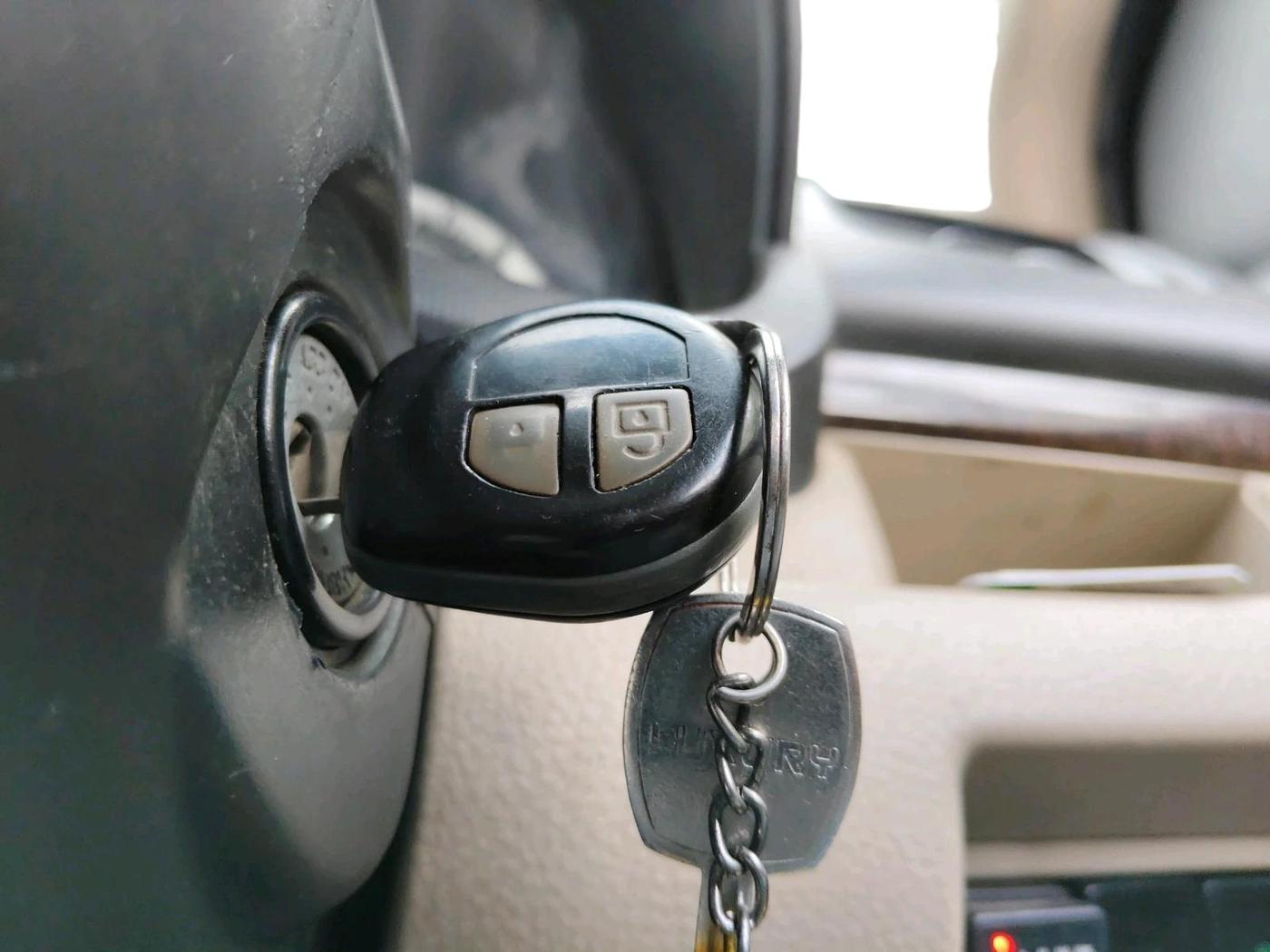 2014 Maruti Swift Dzire VXI, CNG, Manual, 1,24,057 km, interior