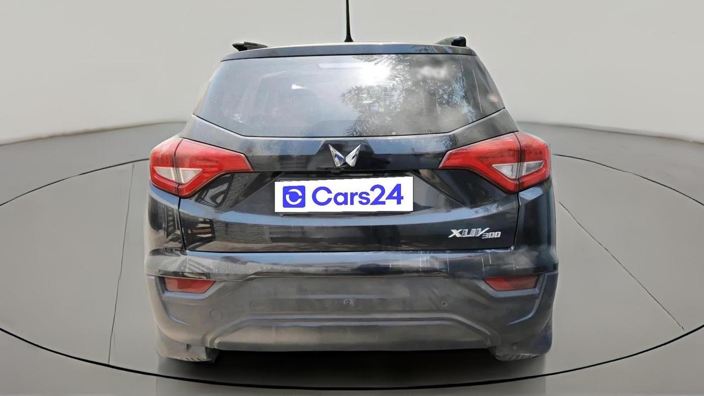 2023 Mahindra XUV300 W6 1.5 Diesel, Diesel, Manual, 60,684 km, exterior