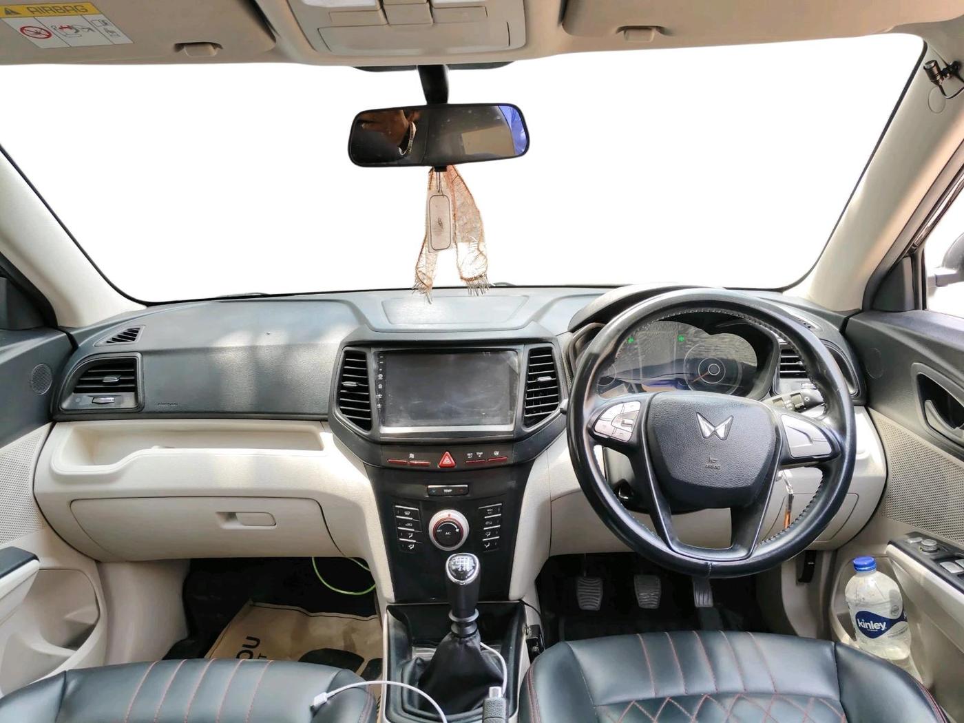 2023 Mahindra XUV300 W6 1.5 Diesel, Diesel, Manual, 60,684 km, interior