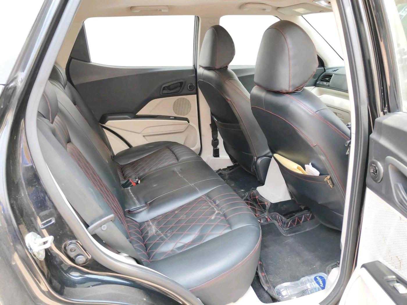 2023 Mahindra XUV300 W6 1.5 Diesel, Diesel, Manual, 60,684 km, interior