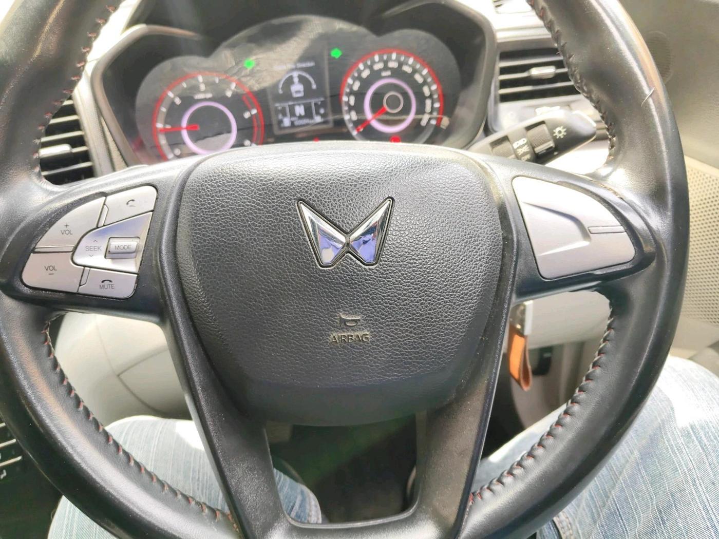 2023 Mahindra XUV300 W6 1.5 Diesel, Diesel, Manual, 60,684 km, interior