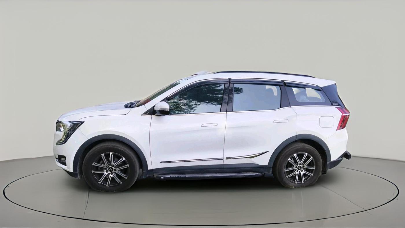 2024 Mahindra XUV700 AX 7 D AT 7 STR, Diesel, Automatic, 26,672 km, exterior