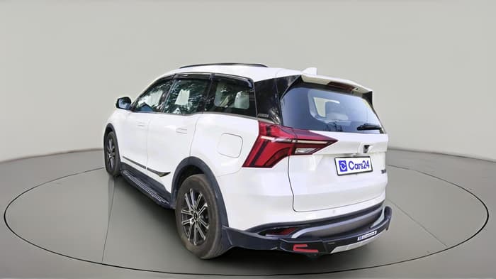 2024 Mahindra XUV700 AX 7 D AT 7 STR, Diesel, Automatic, 26,672 km, exterior