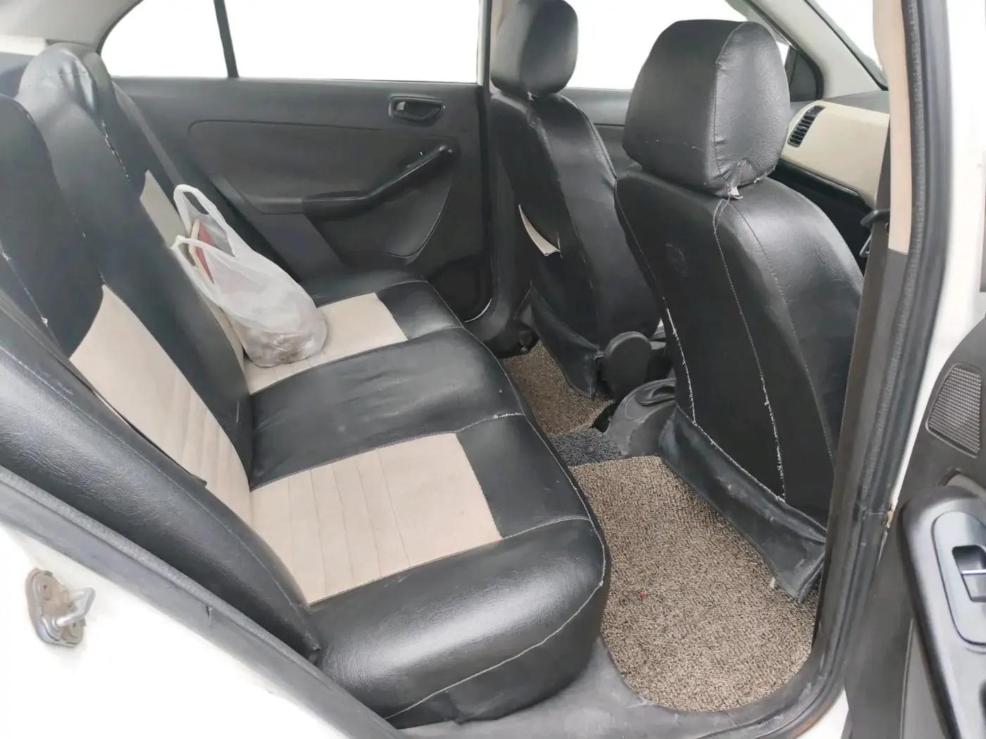 2017 Tata Zest XM 75PS DIESEL, Diesel, Manual, 94,661 km, interior