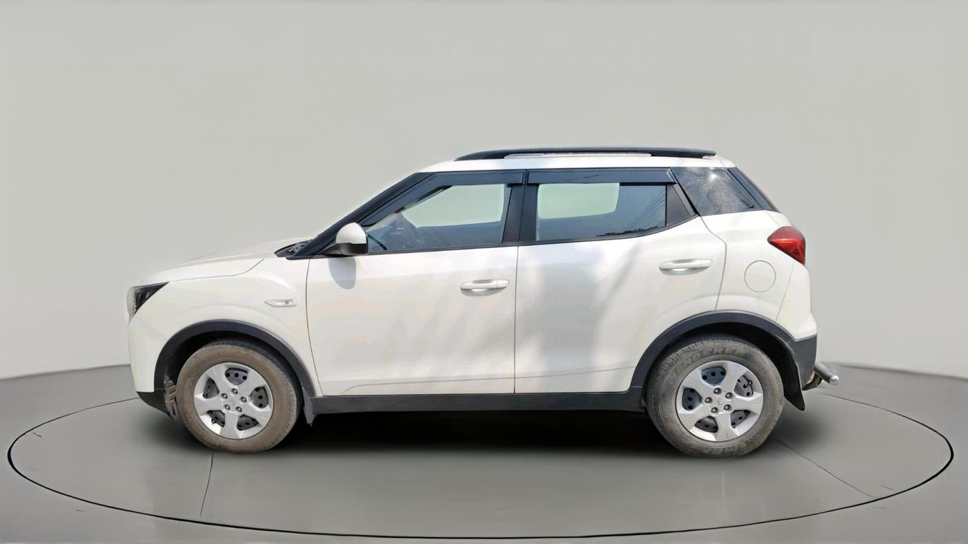 2022 Mahindra XUV300 W6 1.5 Sunroof Diesel, Diesel, Manual, 17,000 km, exterior