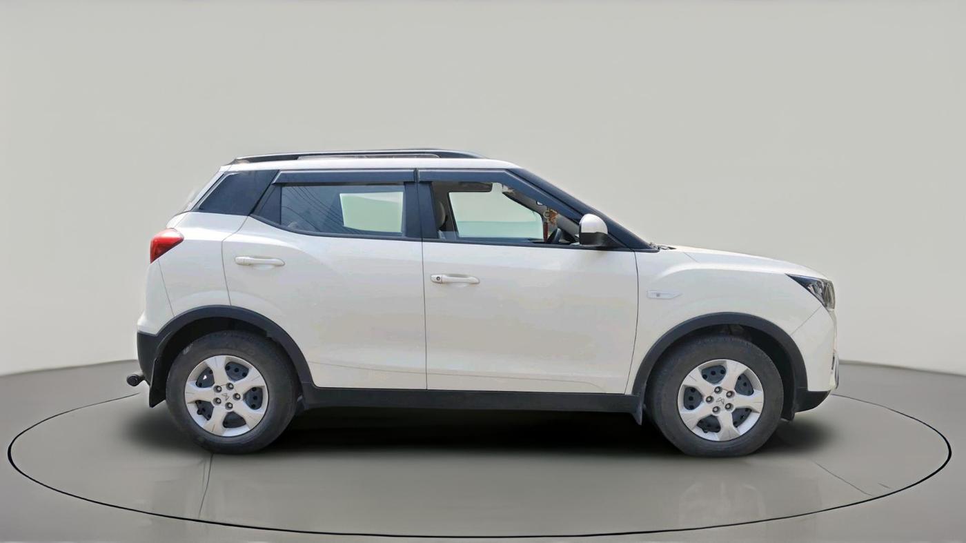 2022 Mahindra XUV300 W6 1.5 Sunroof Diesel, Diesel, Manual, 17,000 km, exterior