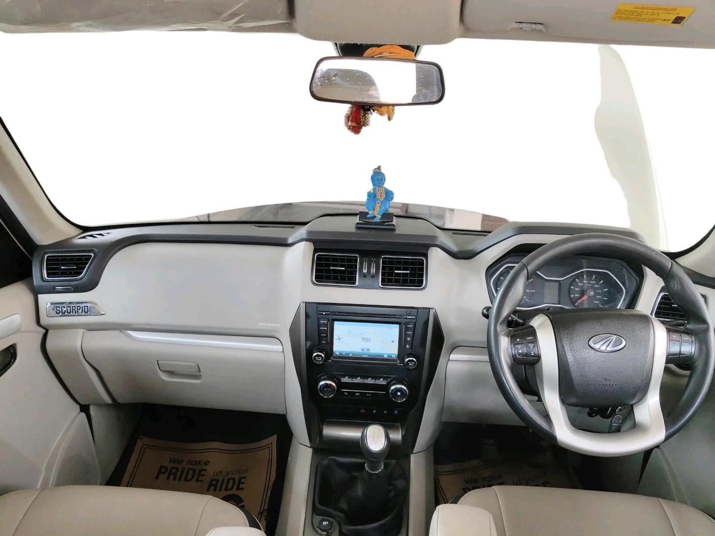 2017 Mahindra Scorpio S10 1.99 INTELLI-HYBRID, Diesel, Manual, 1,03,022 km, interior