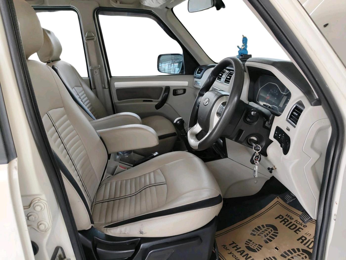 2017 Mahindra Scorpio S10 1.99 INTELLI-HYBRID, Diesel, Manual, 1,03,022 km, interior
