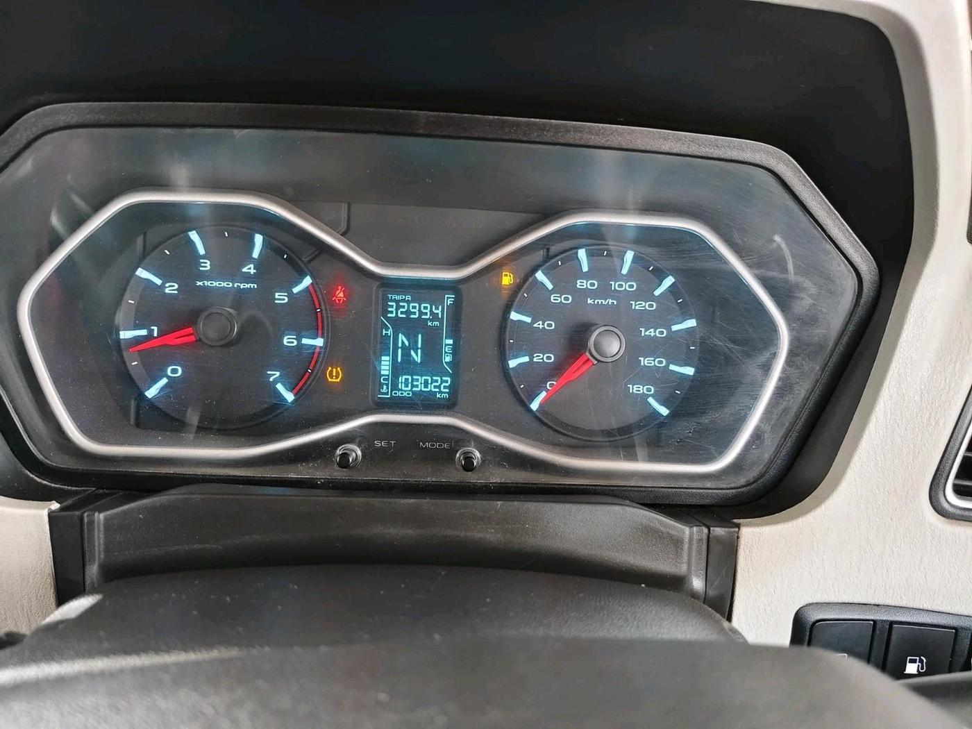 2017 Mahindra Scorpio S10 1.99 INTELLI-HYBRID, Diesel, Manual, 1,03,022 km, interior